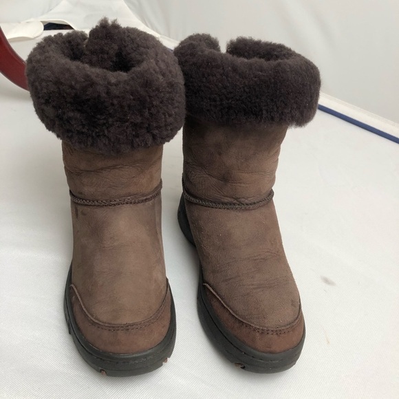 UGG F8008I chocolate suede short boots with tie back - Picture 2 of 6